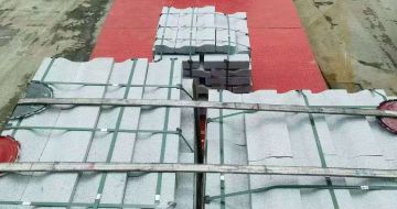 辽阳 芝麻白仿形加直形路沿石出货日常