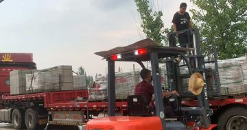 辽阳 黄金麻冰裂纹，地铺石装车