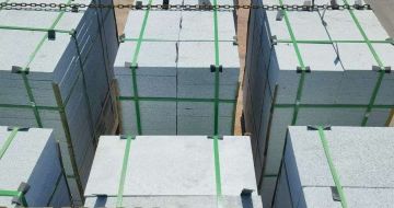 辽阳 芝麻白花岗岩5公分地铺石 花岗岩厂家工厂装车日常