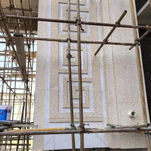 辽阳 黄金麻花岗岩别墅外墙干挂回纹造型效果