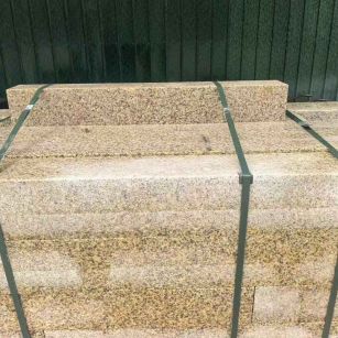 辽阳 黄金麻花岗岩石材机切面栏杆料半成品