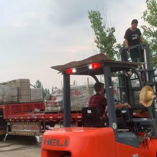 辽阳 黄金麻冰裂纹，地铺石装车