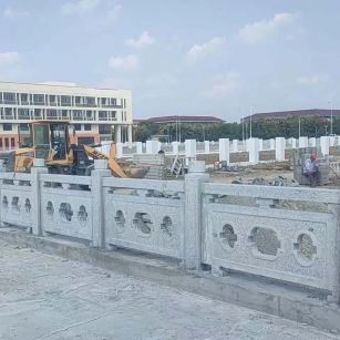 辽阳 白麻花岗岩荔枝面河道栏杆