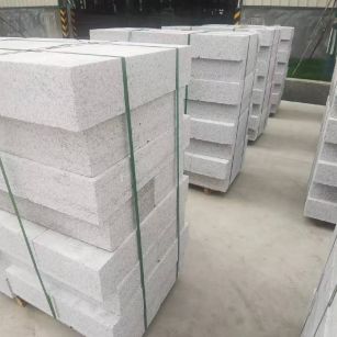 辽阳 白麻花岗岩路沿石，立缘石，平缘石，路牙石，道牙石，马路牙子等