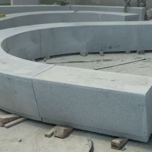 辽阳 芝麻白花岗岩光面弧形坐凳