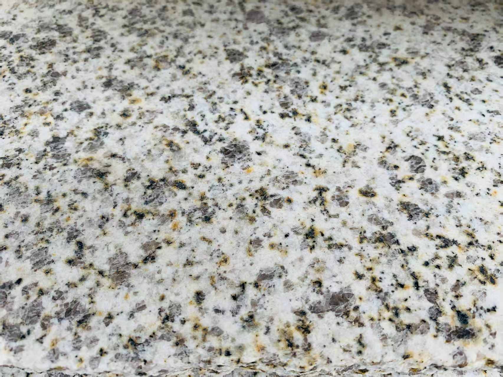 辽阳 黄金麻花岗岩石材浅黄光面