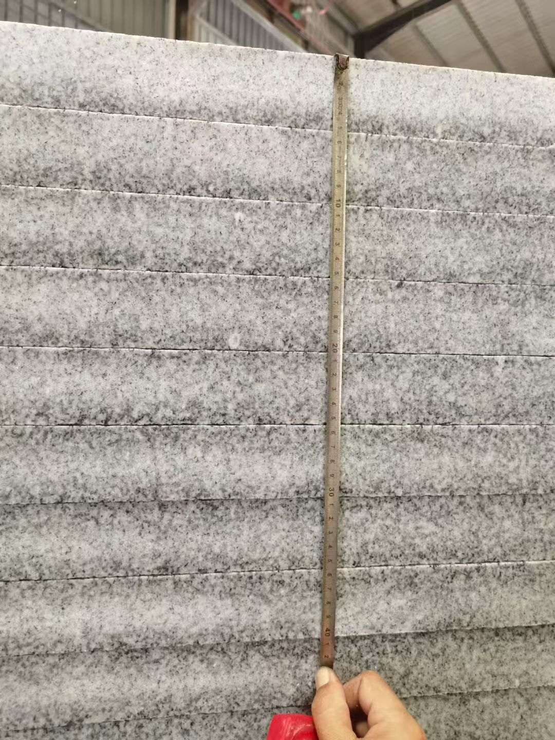 辽阳 芝麻白火烧成品厚薄均匀，B料价格接近A料质量