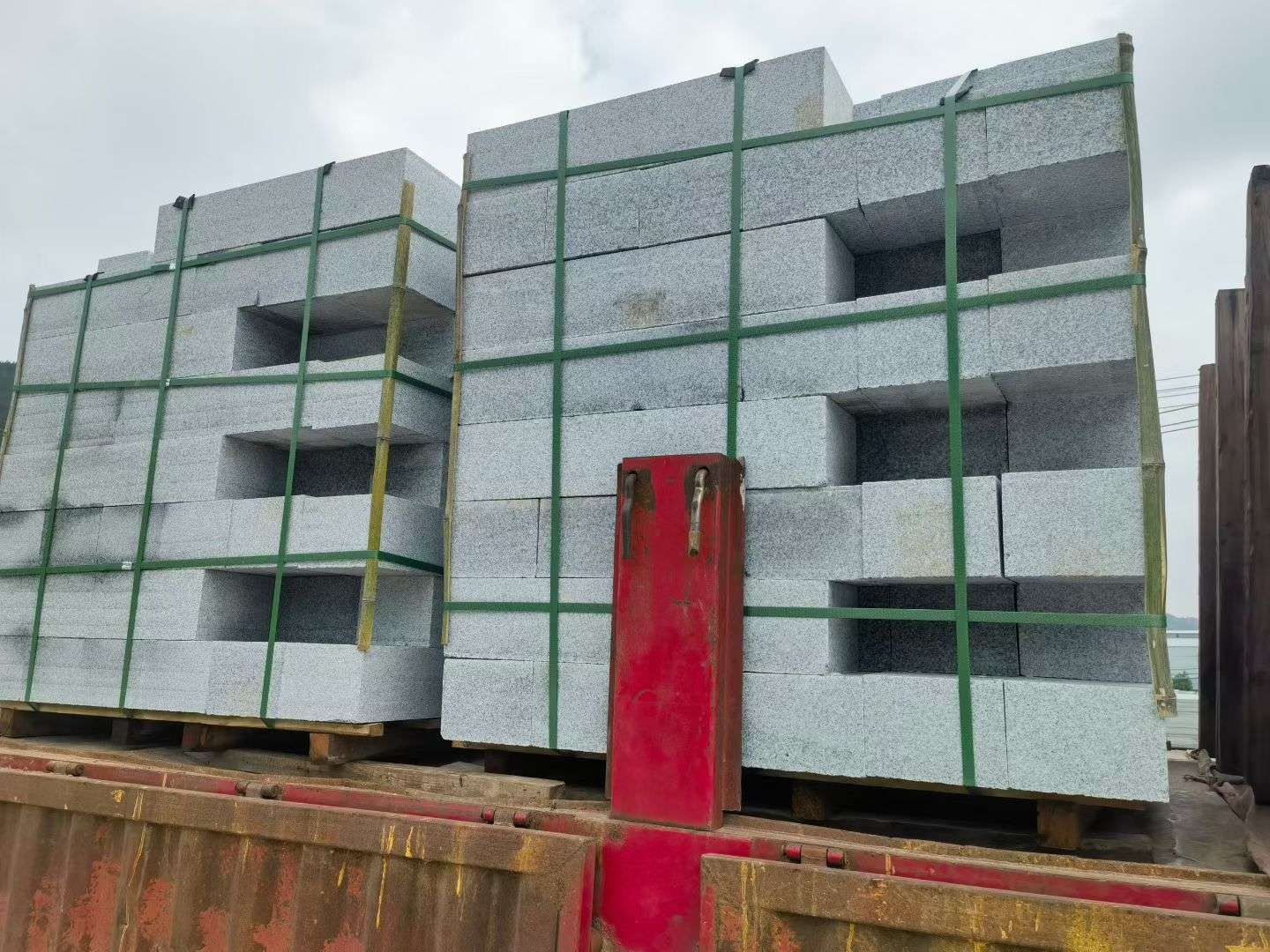 辽阳 芝麻白花岗岩路沿石，平石，路侧石，马路牙子，路缘石，立缘石，平缘石等