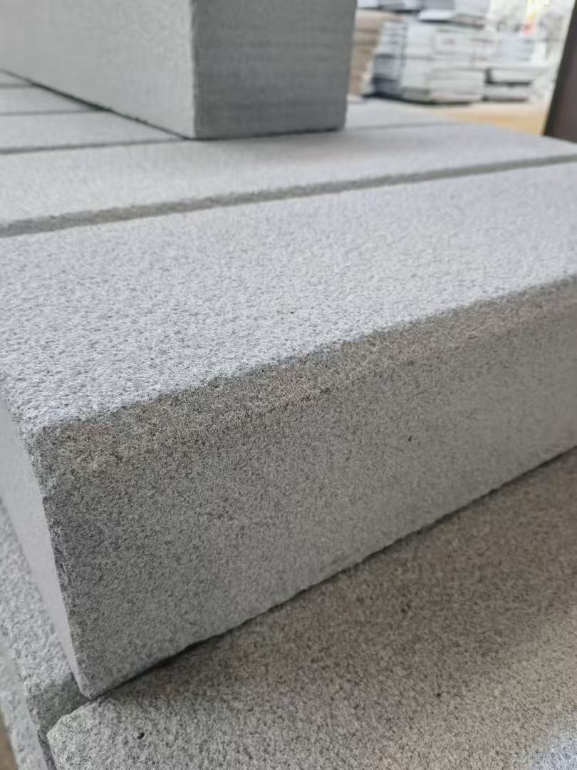 辽阳 芝麻灰荔枝面路沿石