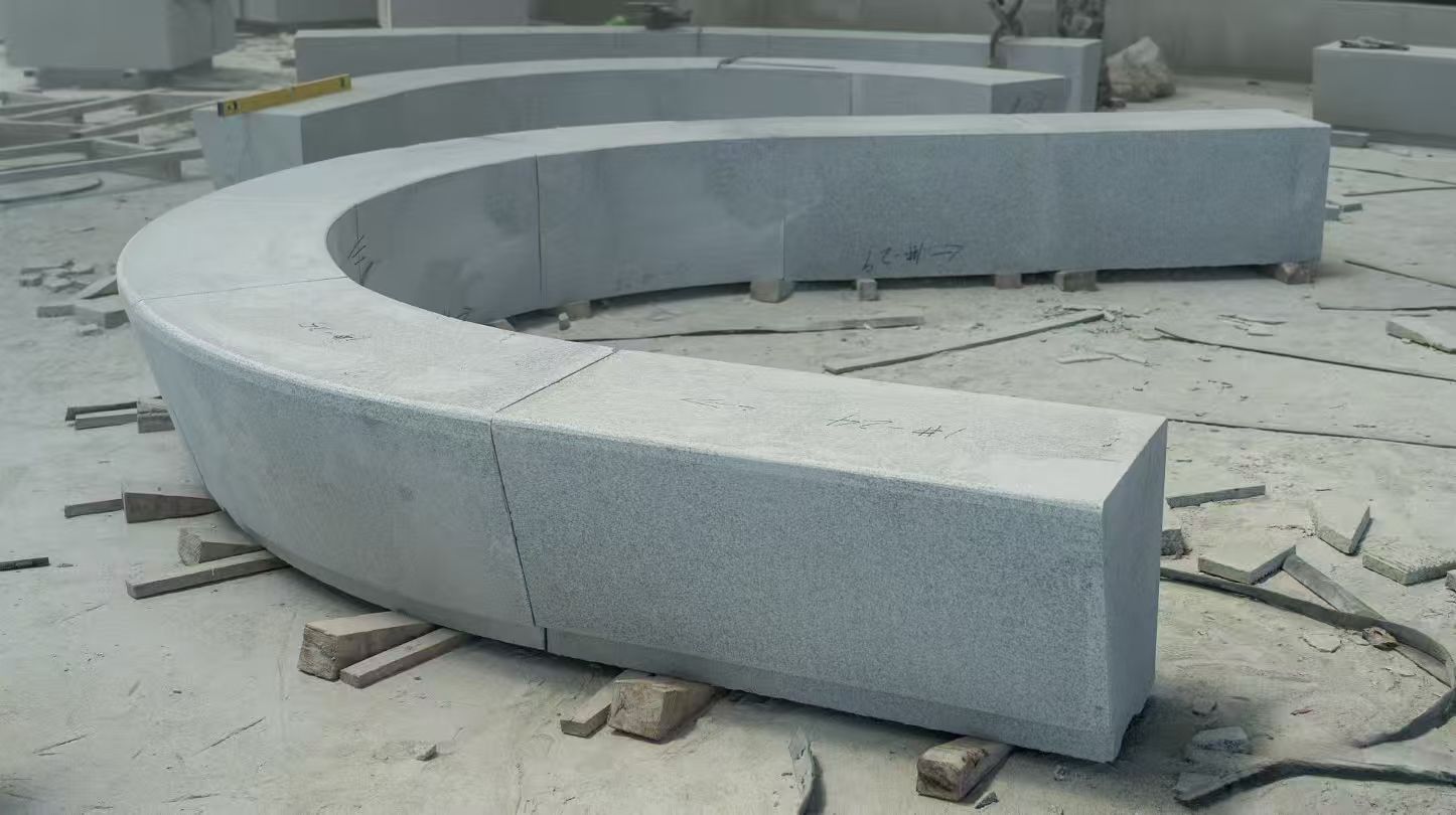 辽阳 芝麻白花岗岩光面弧形坐凳