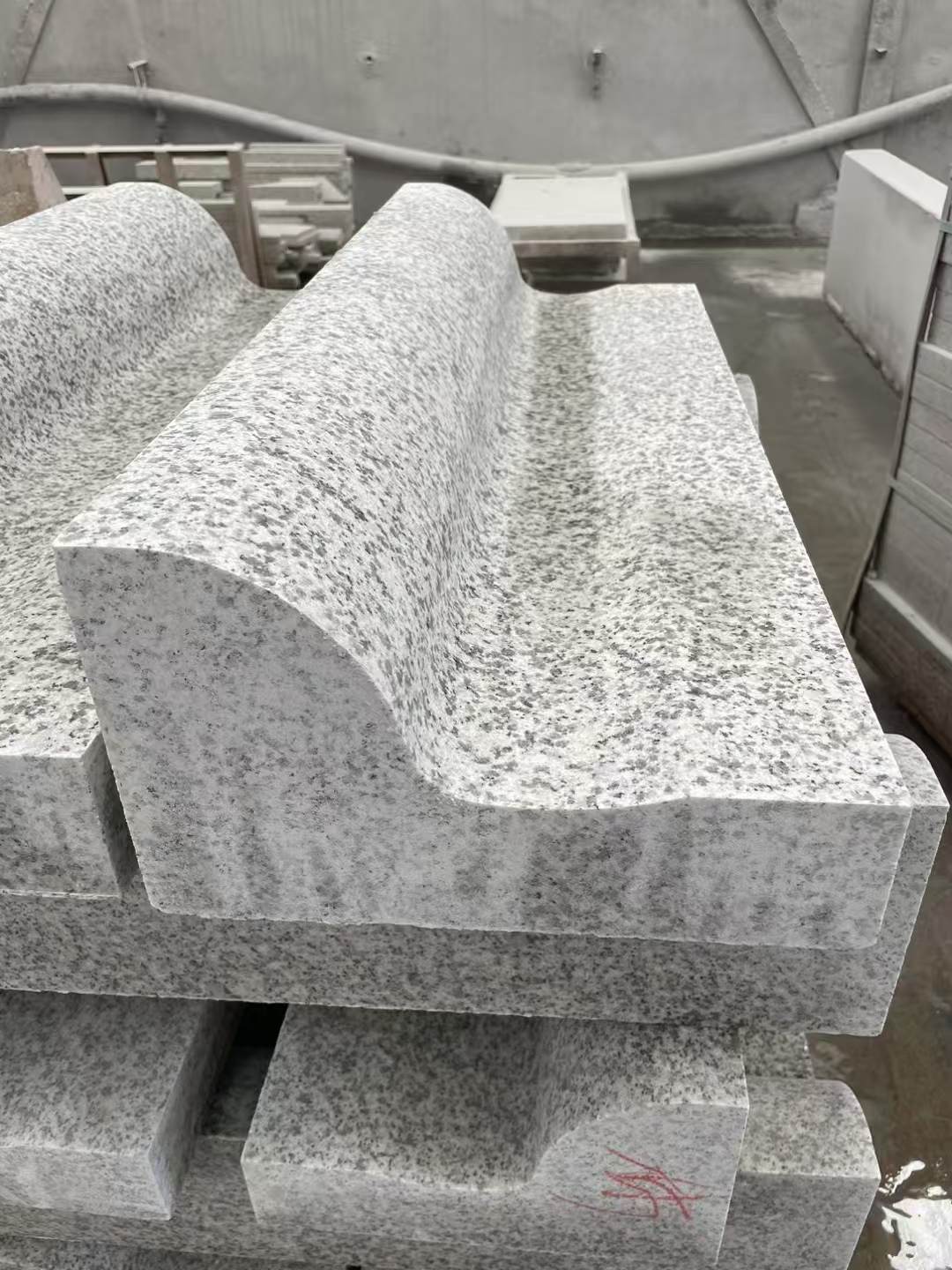 辽阳 白麻花岗岩S型路沿石，路侧石，马路牙子等