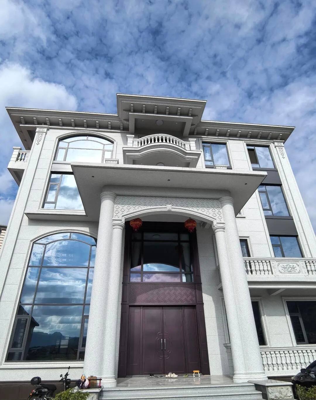 辽阳白麻别墅外墙干挂石材效果示例