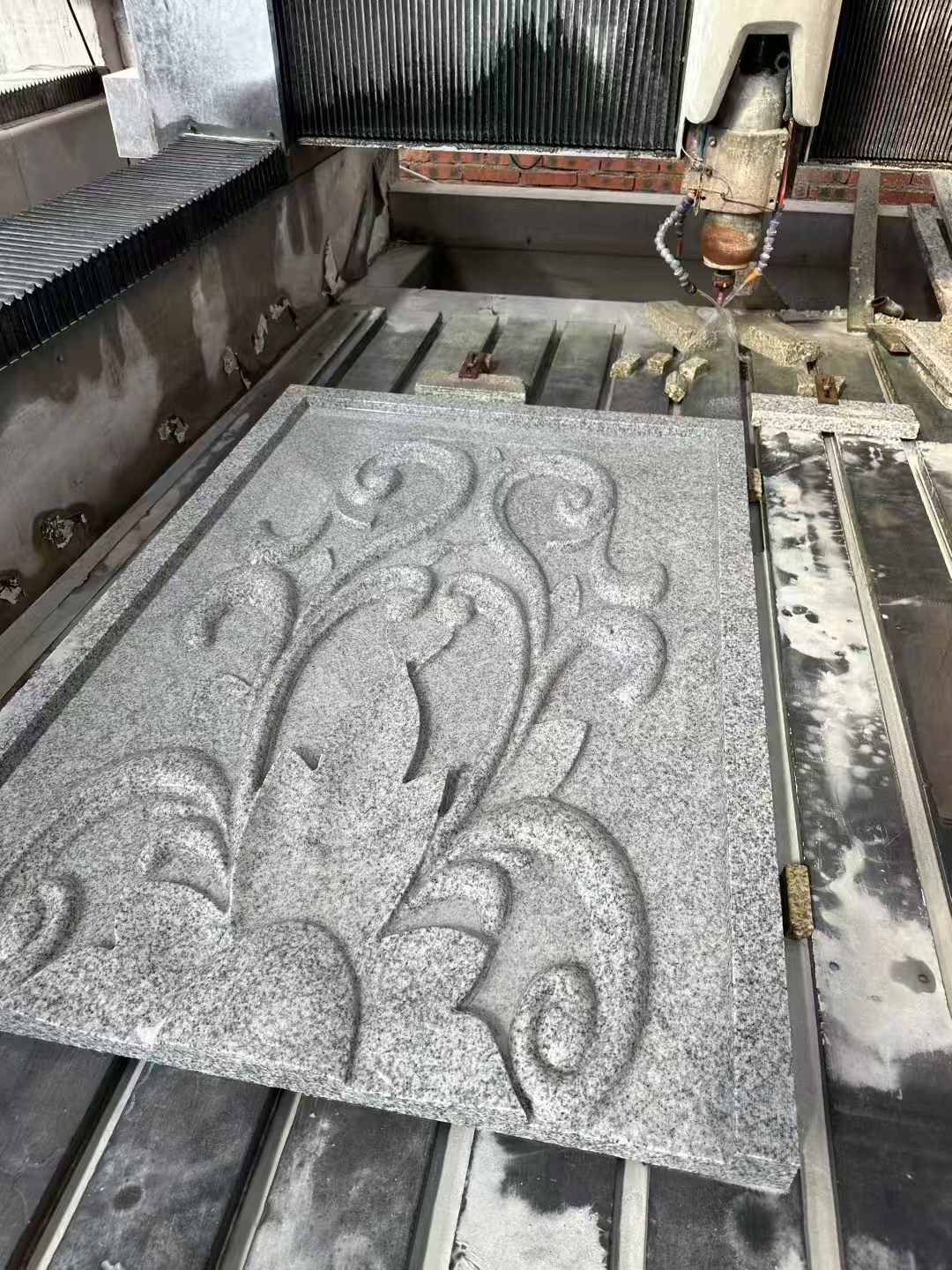 辽阳 白麻别墅干挂雕花板