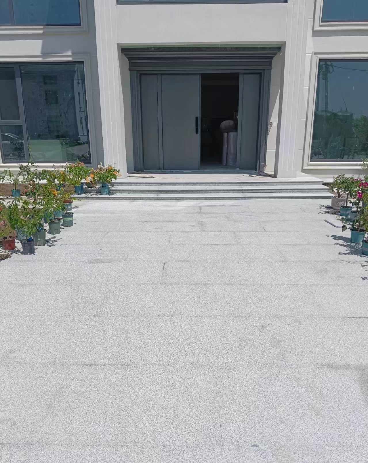 辽阳 芝麻白花岗岩地铺石地面铺装