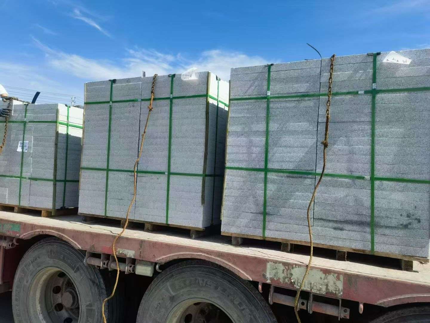 辽阳 芝麻白花岗岩地铺石装车日常