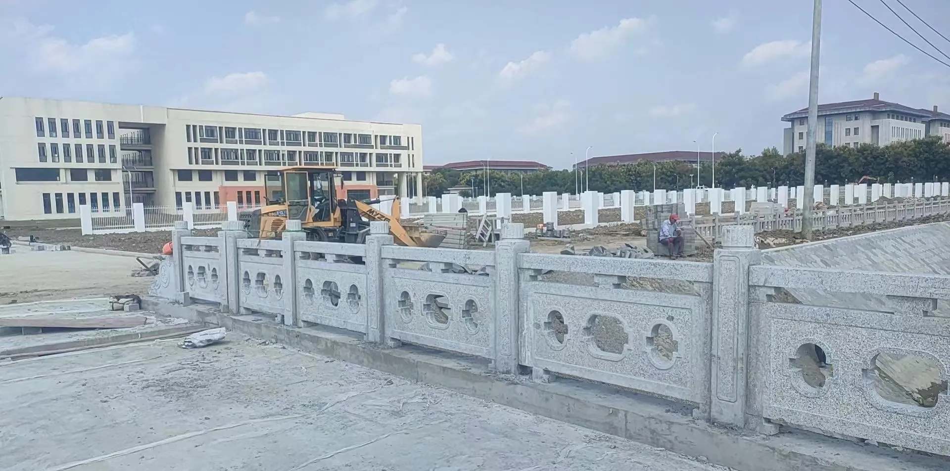 辽阳 白麻花岗岩荔枝面河道栏杆