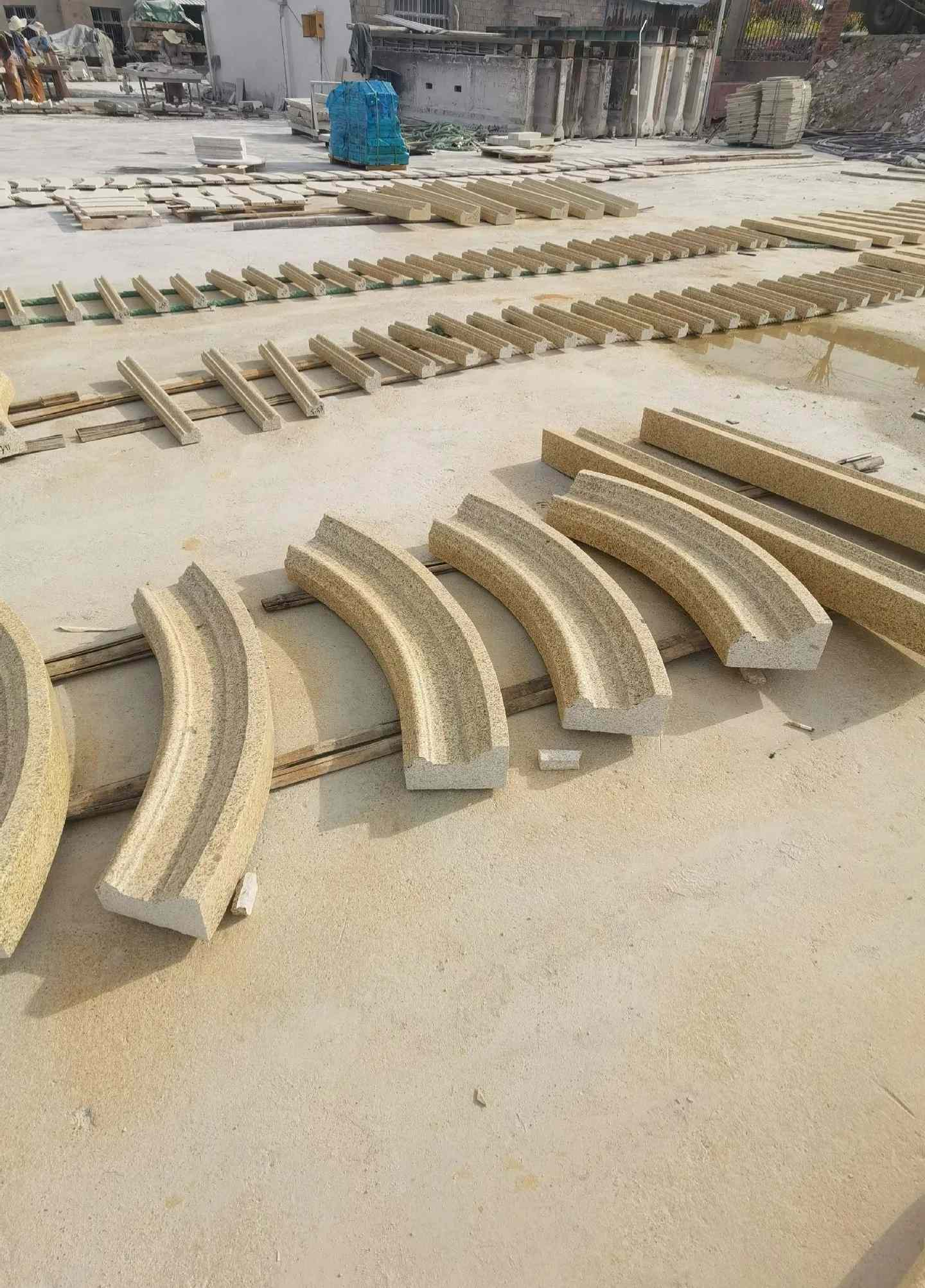 辽阳 黄金麻花岗岩别墅线条