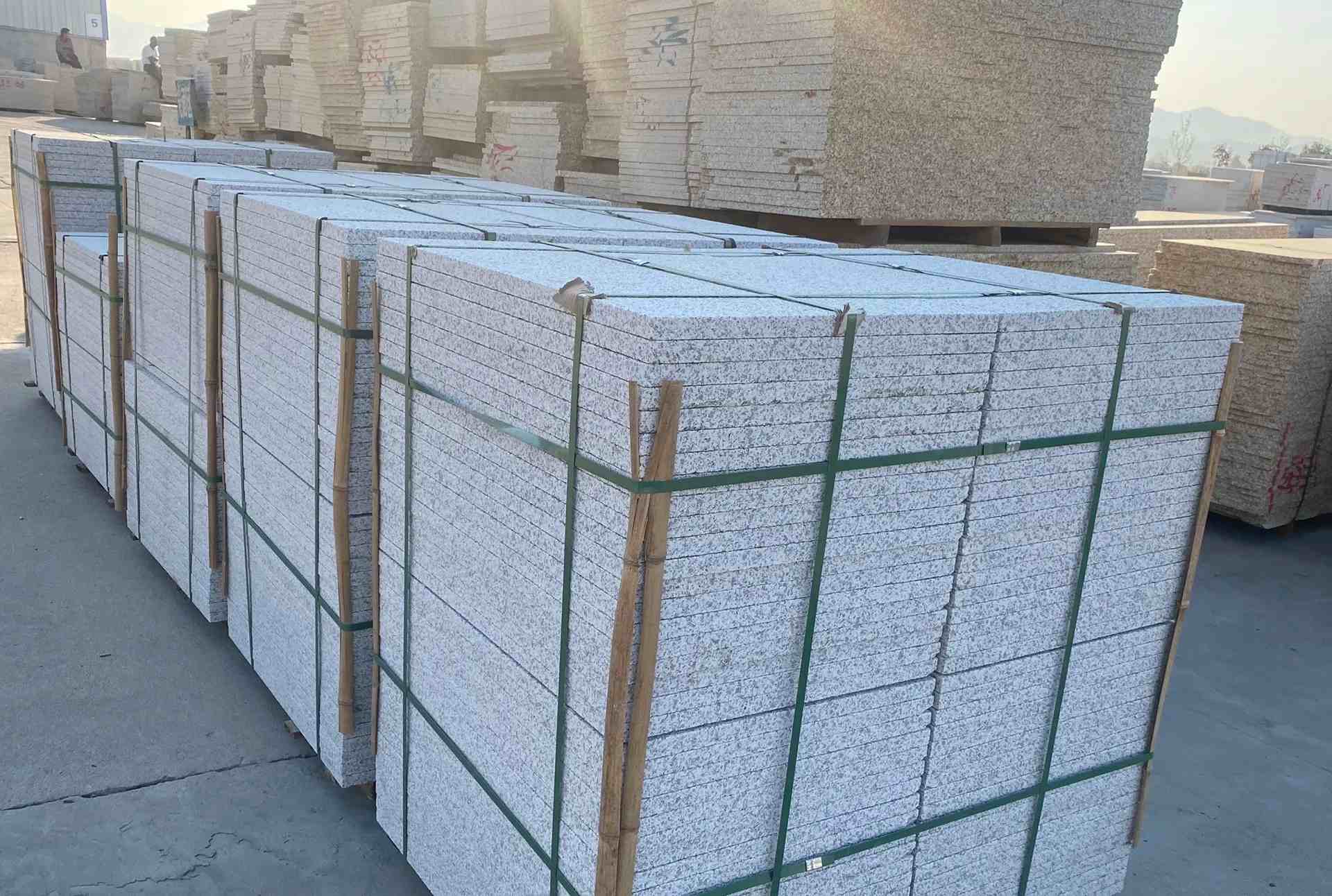 辽阳 白麻花岗岩荔枝面地铺石