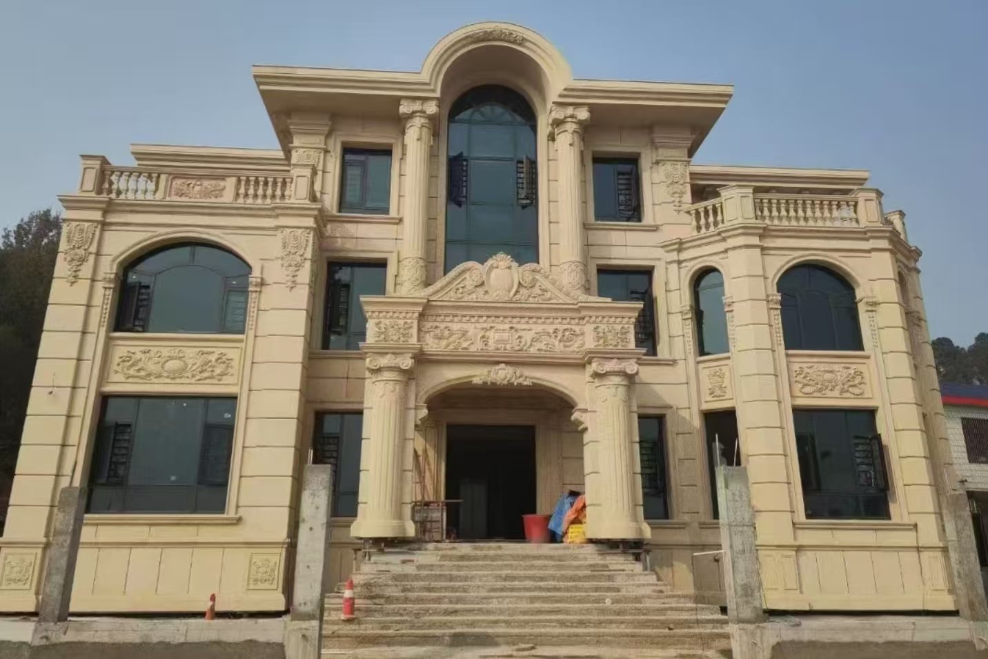 辽阳 黄金麻花岗岩别墅外墙干挂